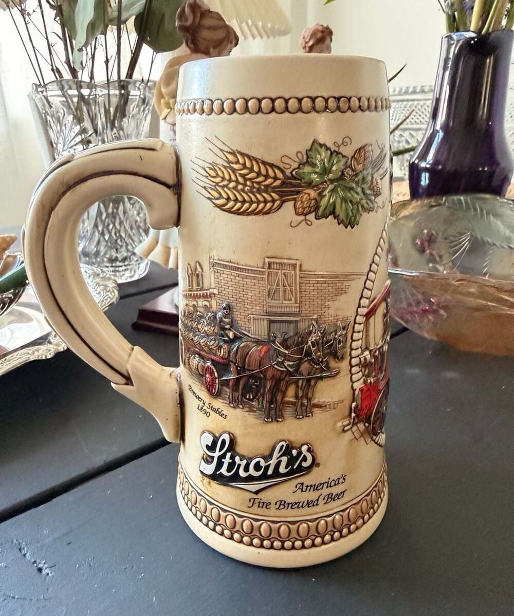 VTG Stroh's Heritage Series V Beer Delivery Packard Truck 1913 Beer Stein